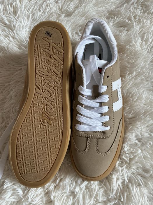 Nowe sneakersy TH
