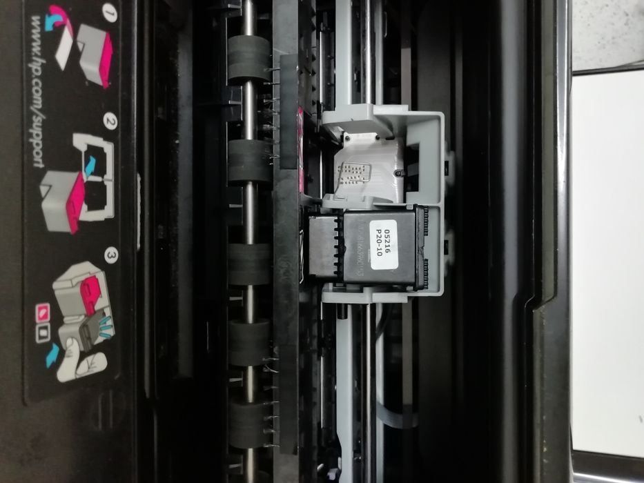 Printer with ink cartridge issues.443666299020257281