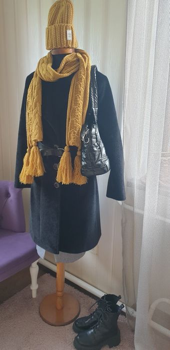 Жіноче демісезонне пальто