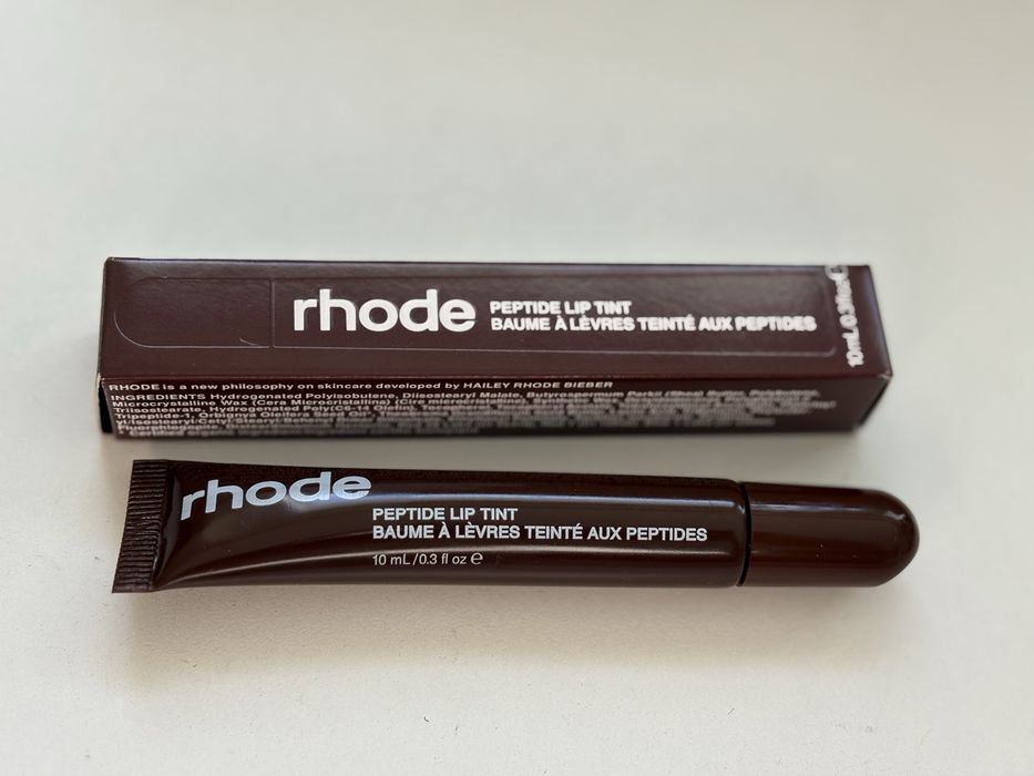 Rhode Peptide Lip Tint - błyszczyk z peptydami Hailey Bieber