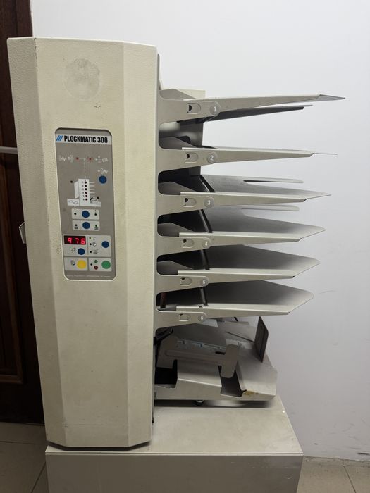 Zbieraczka do papieru Plockmatic 306, cierna