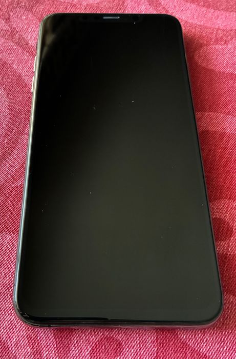 iPhone XS Max excelente estado (com bateria nova)