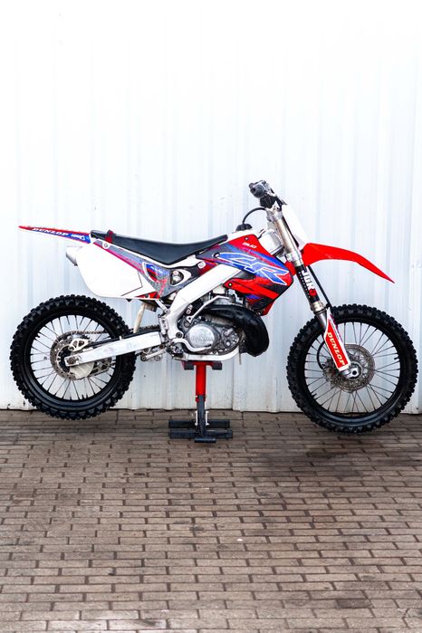 HONDA CR 250 ATÉ 42€/MÊS