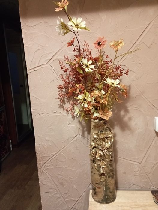 Продам недорого красива велика  ваза ,гарний декор