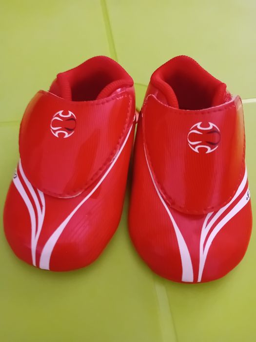 Ténis novos Adidas T17
