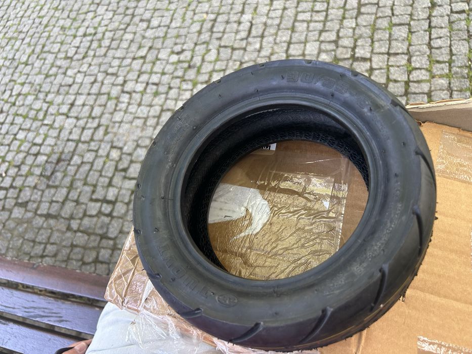 Pneu scoter  novo
