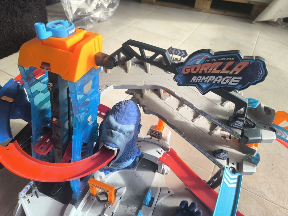 Megapista Metal Machines