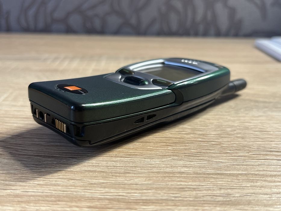 Продам Nokia 7110