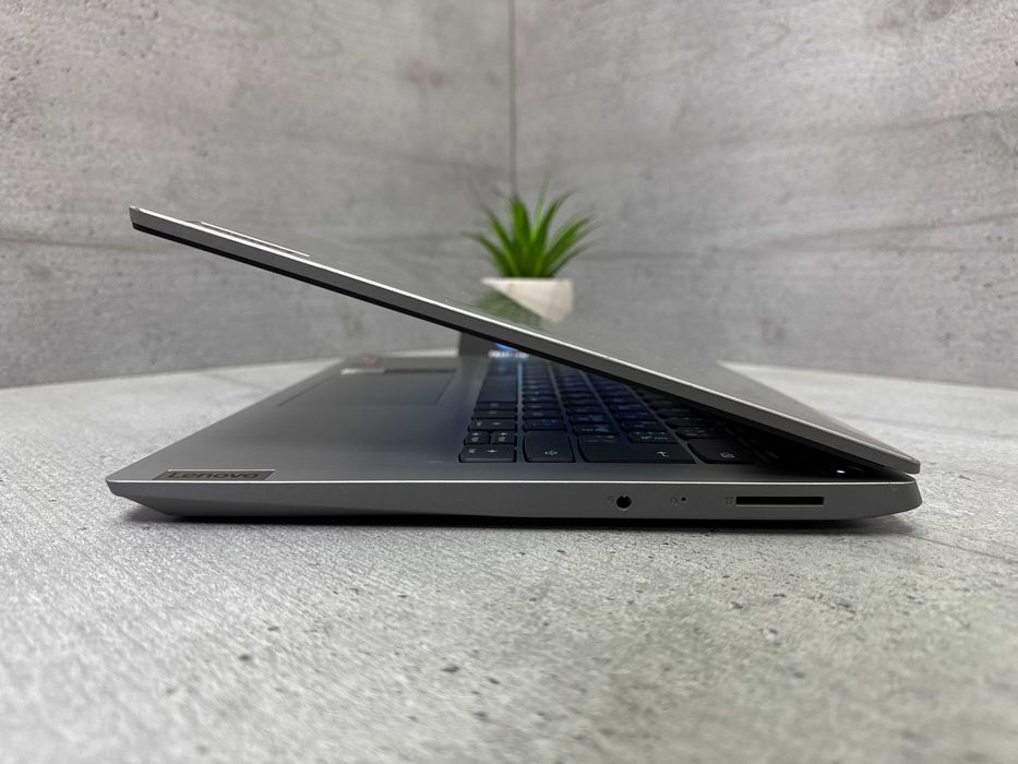 Стильний ноутбук Lenovo IdeaPad 3 14ARE05/Ryzen 3/8gb ddr4