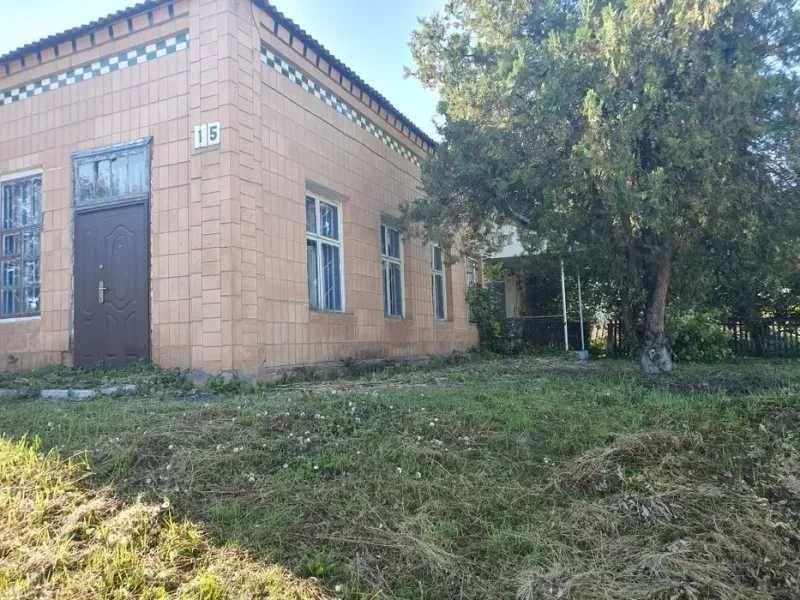 ПРОДАЖ - Продається майновий комплекс, площею 415,0 кв.м. с. Чорнухи