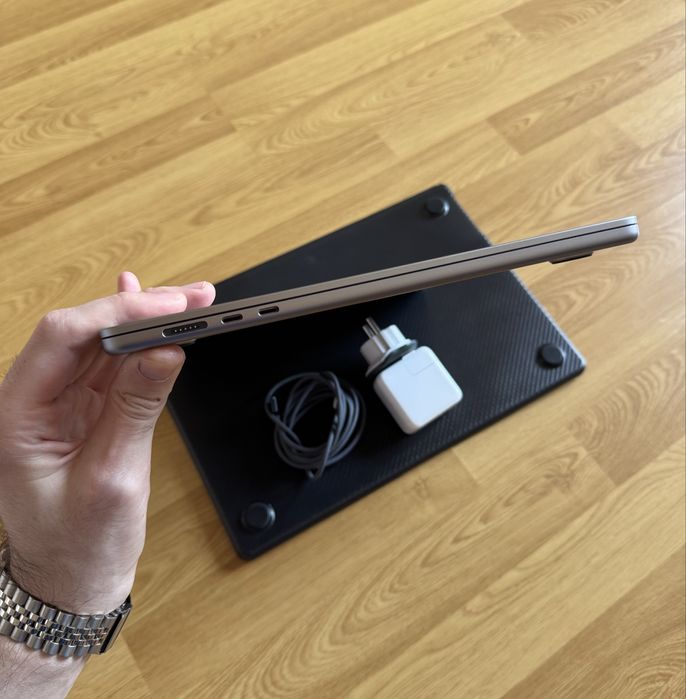 MacBook air 15 m2 8/256 2023 (73 цикли, 98% батарея)