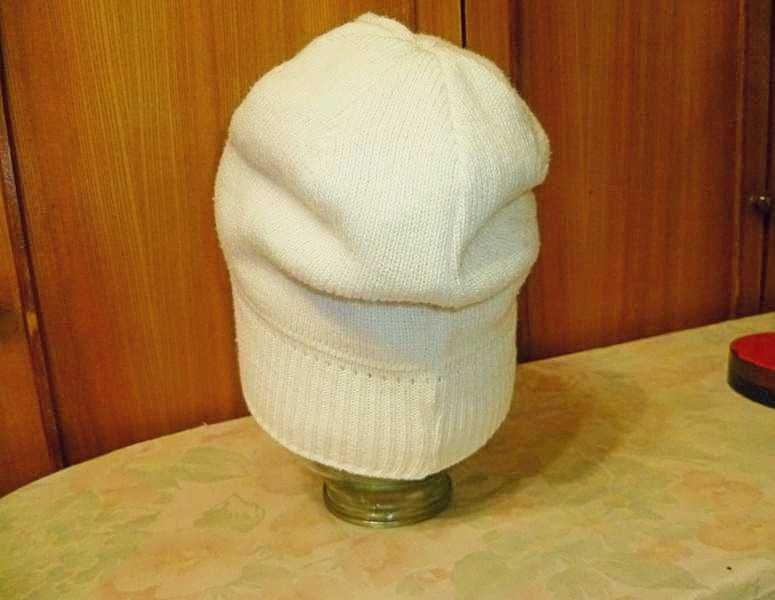 Женская двухслойная шапка теплая молочная глубокая 50% шерсть 57-58-59