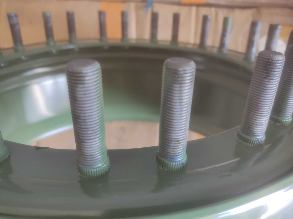 Диски посилені на Хаммер 8.25 x 16.5 GM 24-Bolt Америка. Без ранфлет.