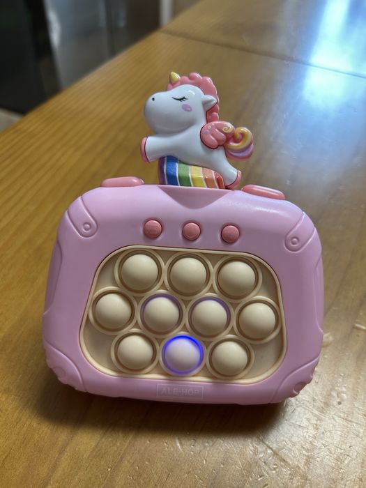 Vendo brinquedo para crianca .