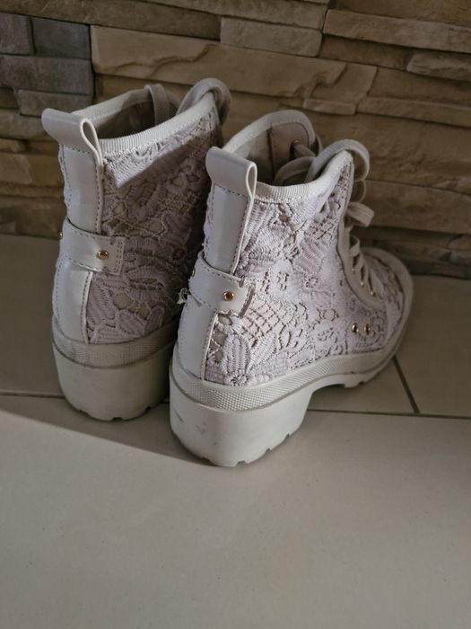 Botki beżowe DeeZee 37