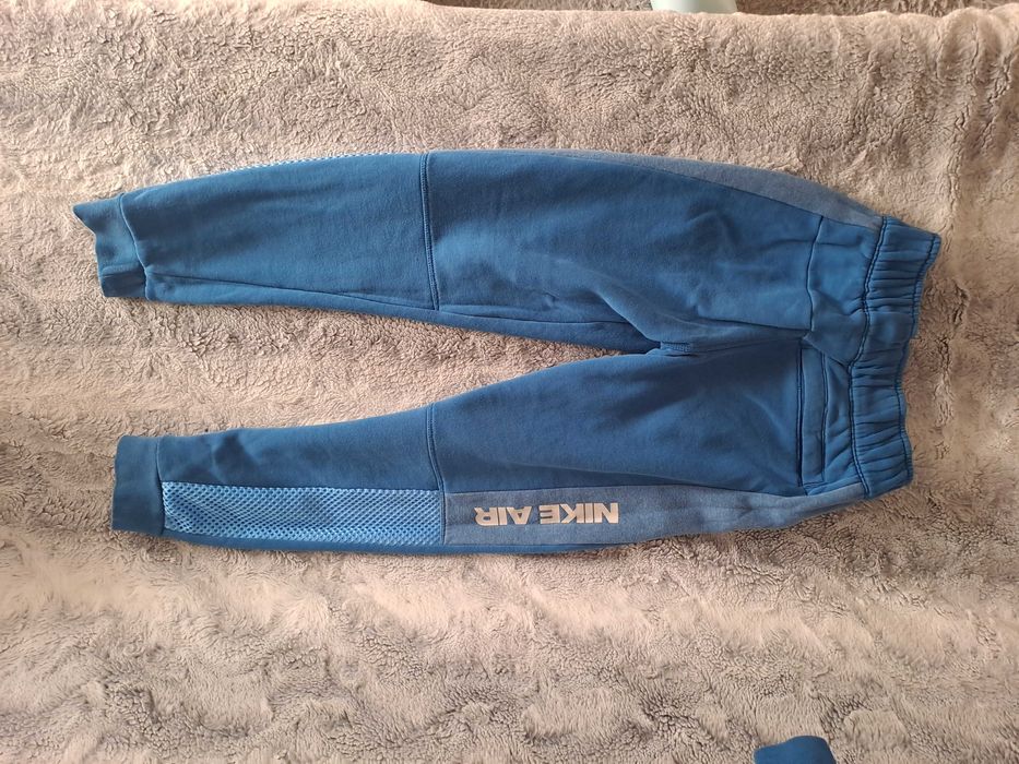 Dresy chłopięcy (bluza+spodnie) Nike rozmiar S (128-137cm)
