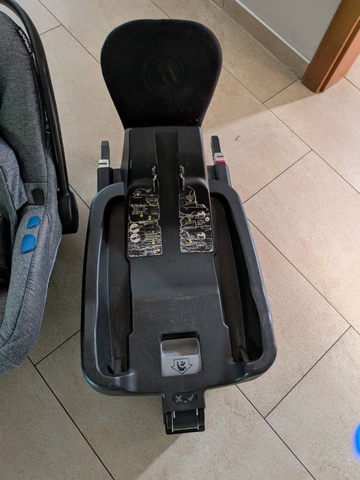 Fotelik plus baza avionaut pixel