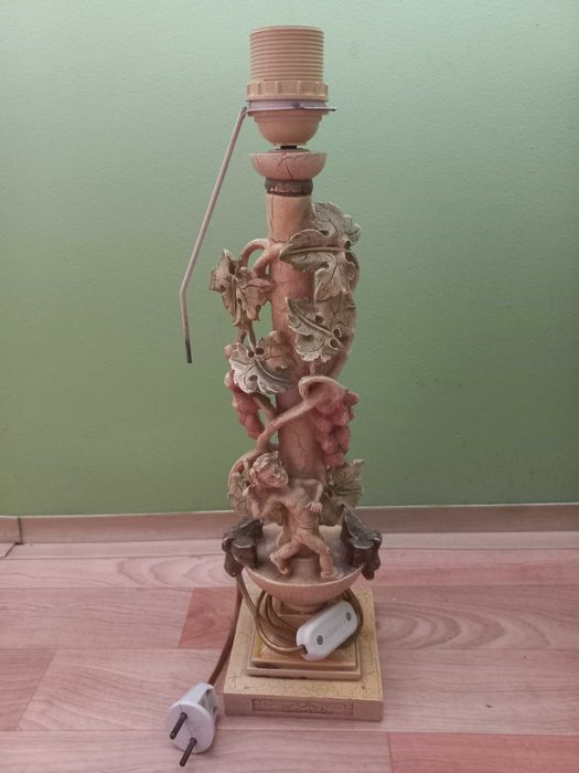 lampa zdobiona, ciekawy motyw