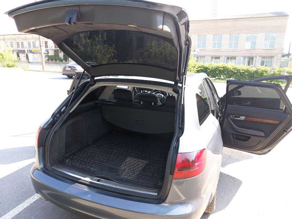 Автомобіль Audi A6