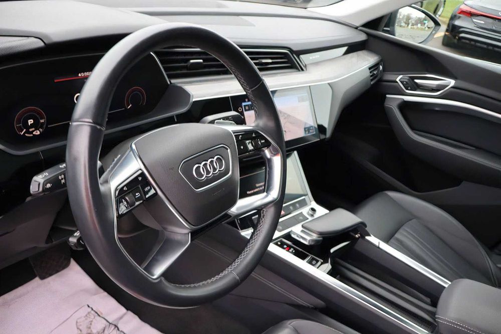 Audi e-tron Sportback quattro Premium      2021