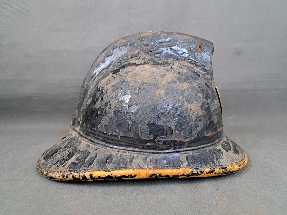 Stary hełm strażacki