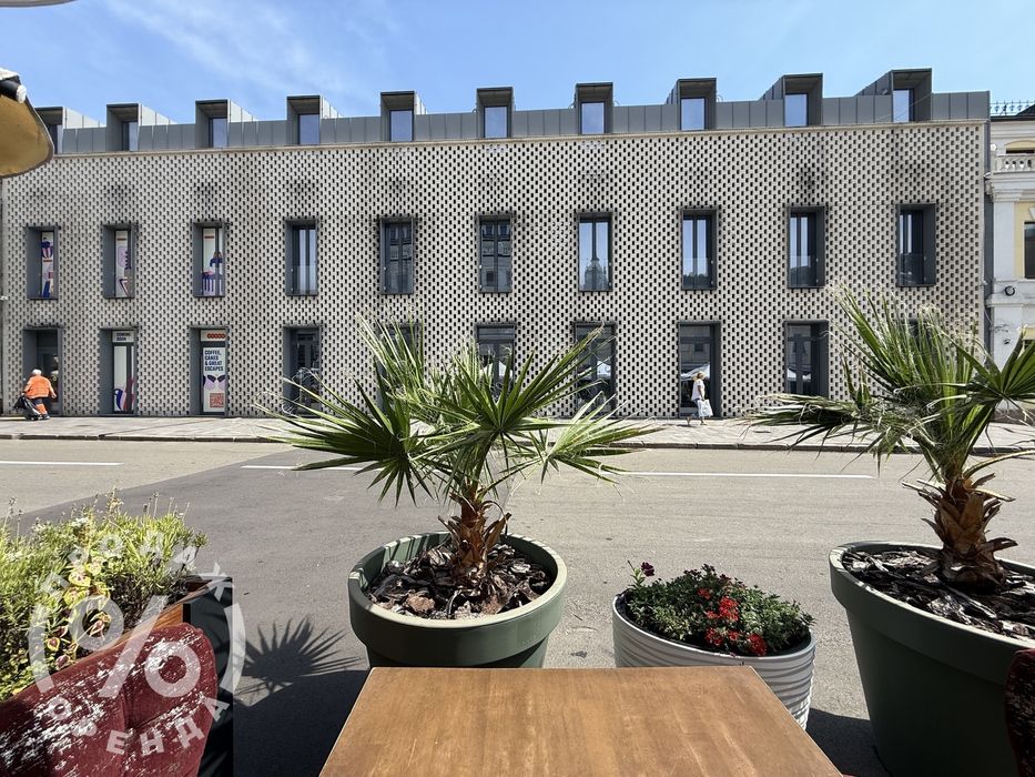 Продаж приміщення на Сагайдачного 18 м.Поштова площа