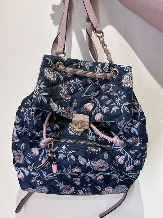 Mochila em tecido floral