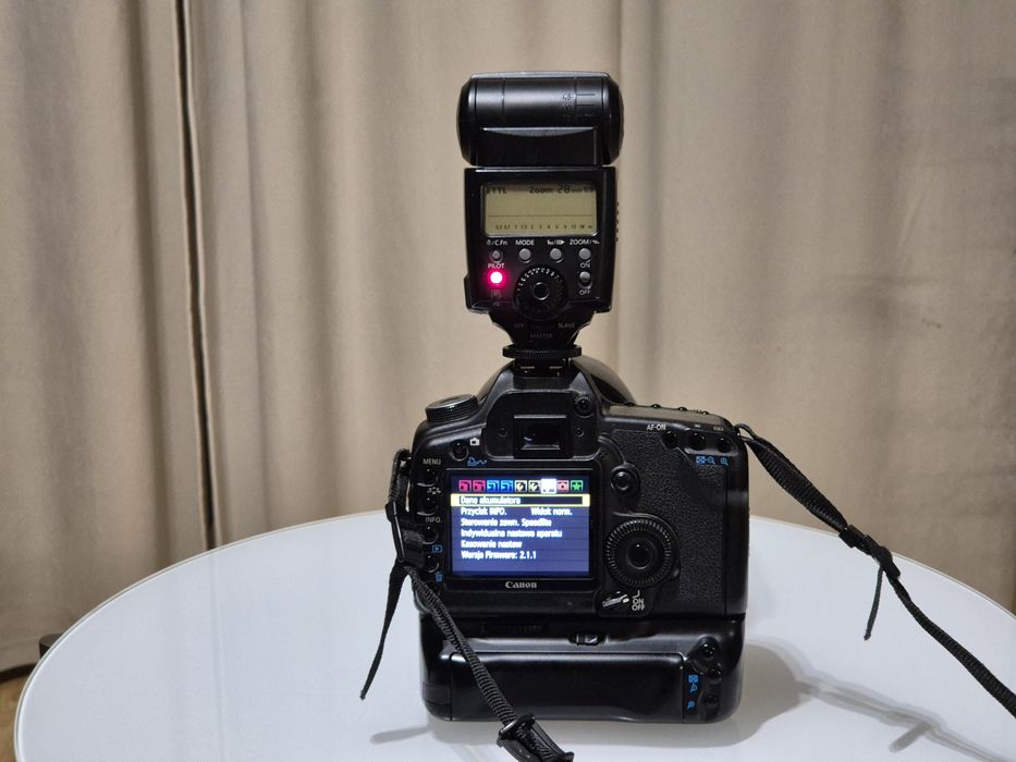 Canon EOS 5D Mark II + EF 24-105mm f/4L IS USM + Speedlite 580EX