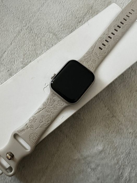 APPLE Watch 9 GPS 45mm koperta z aluminium (księżycowa poświata) M/L