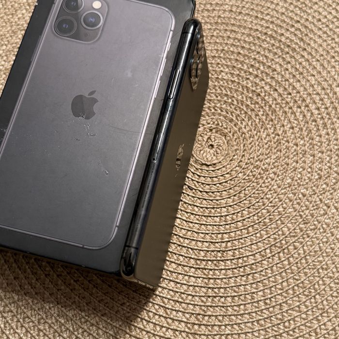 Sprzedam Iphone 11 pro