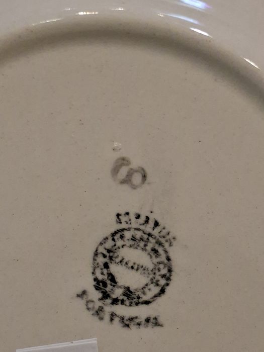 Prato de pão da fabrica de Sacavém motivo estatua