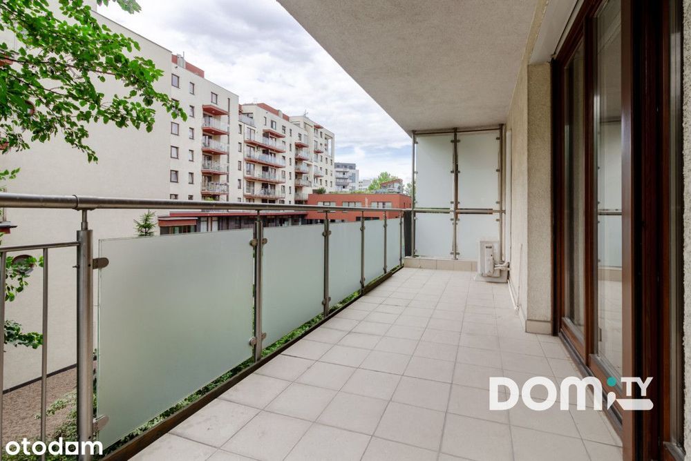 Duży Balkon, Z klimatyzacją, Umeblowane