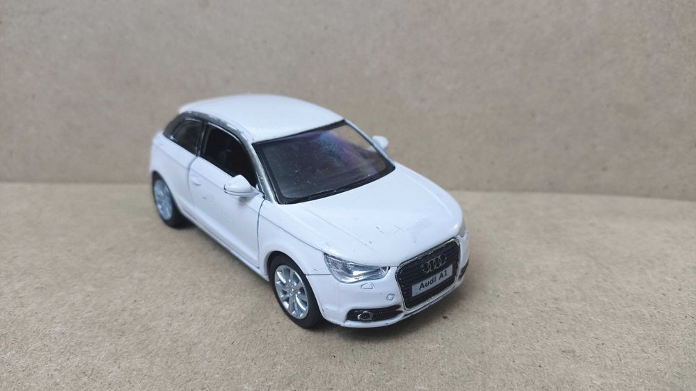 Машинка, модель авто Audi A1 2010 1.32 Kinsmart KT5350