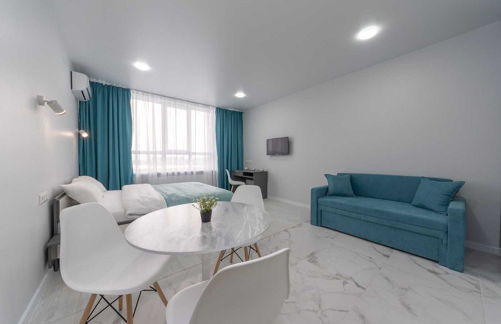 Подобова оренда студії біля метро, Лівий берег, Бажана 17Б. Є укриття.