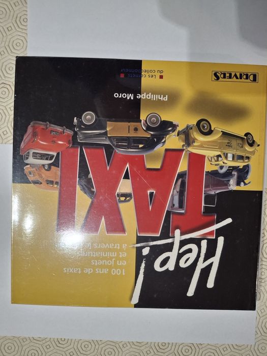 Livro sobre brinquedos miniaturas taxi selado