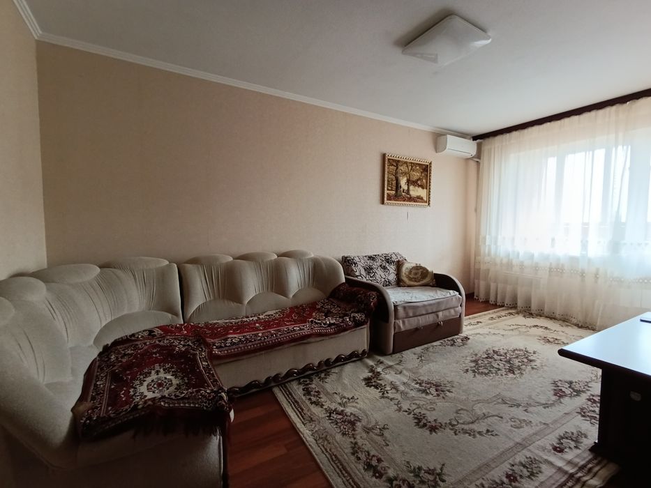 Оренда двокімнатної біля ТРЦ 