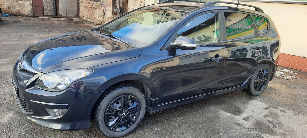 Hyundai I30 1,6CRDI Kombi   już zarejestrowany  zadbany bezwypadkowy