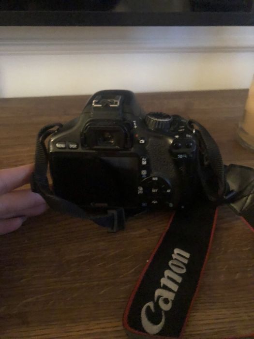 Lustrzanka Aparat canon eos 550 d + obiektyw mały przebieg