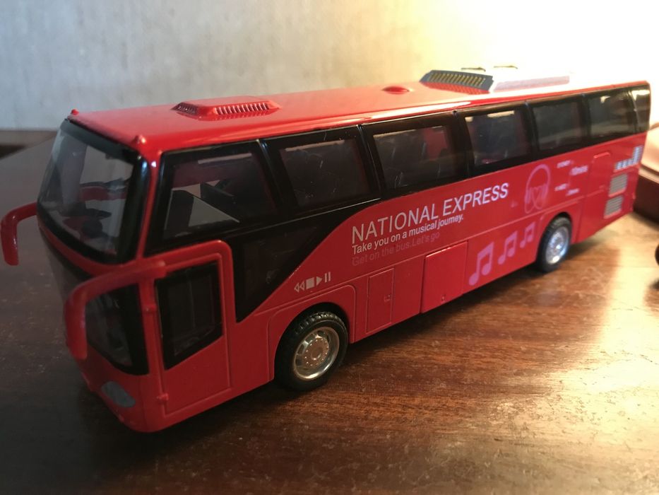 Miniatura autocarro com luz e som