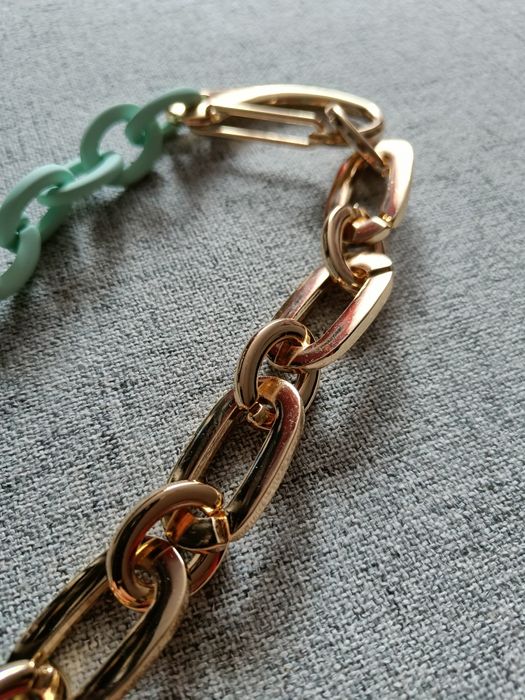 Naszyjnik z łączonych elementów