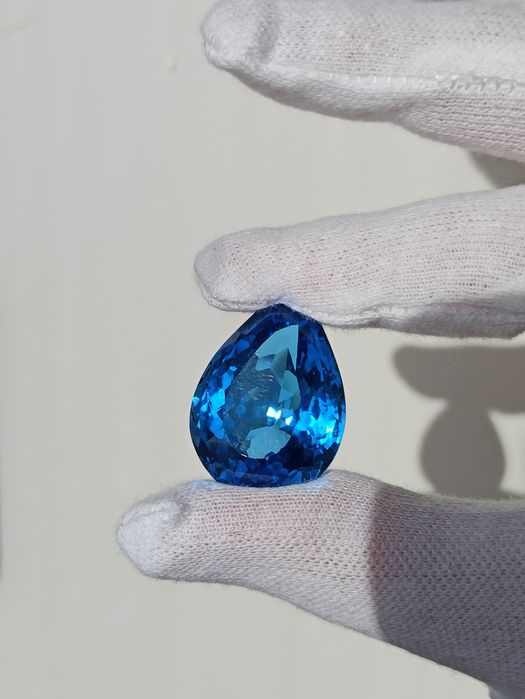 Topaz naturalny 52,84 ct. London Blue