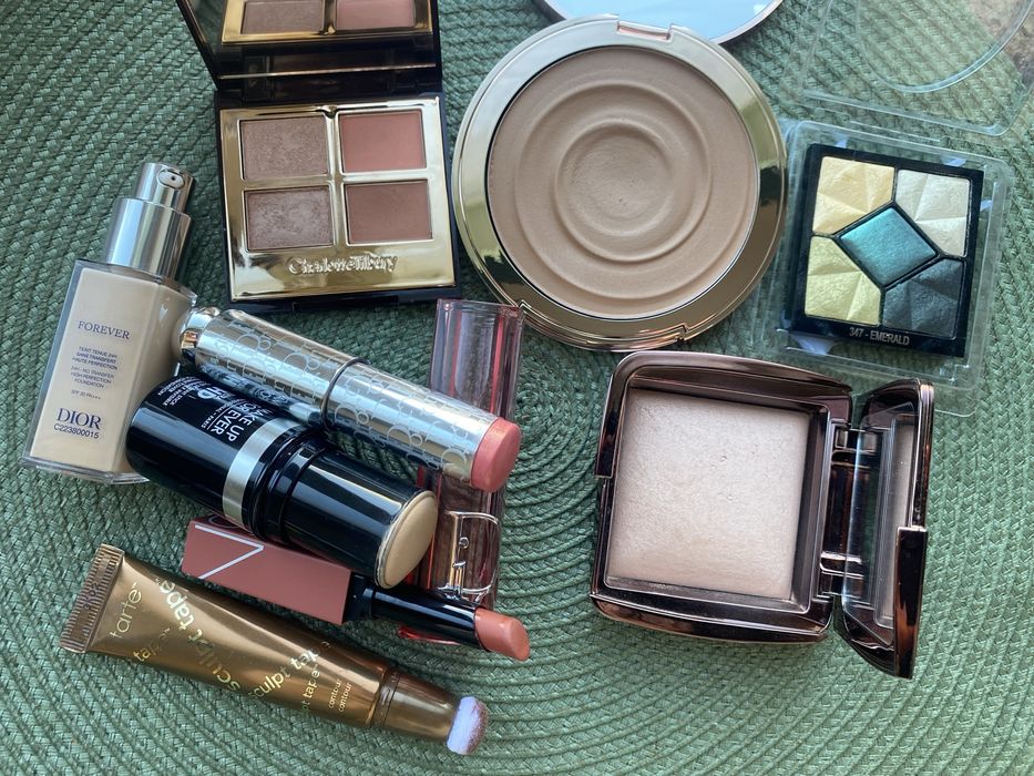 Hourglass ambient пудра