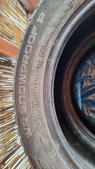 Opony Nokian 215/55/R17 Snowproof