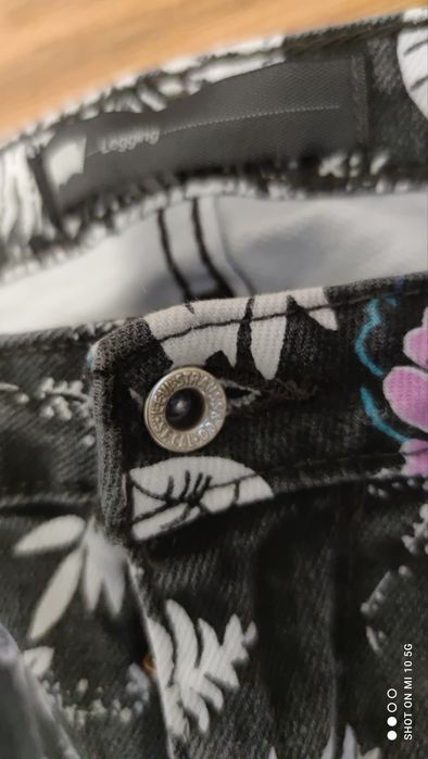 Levis legging jegginsy rurki jeansy szare w liscie