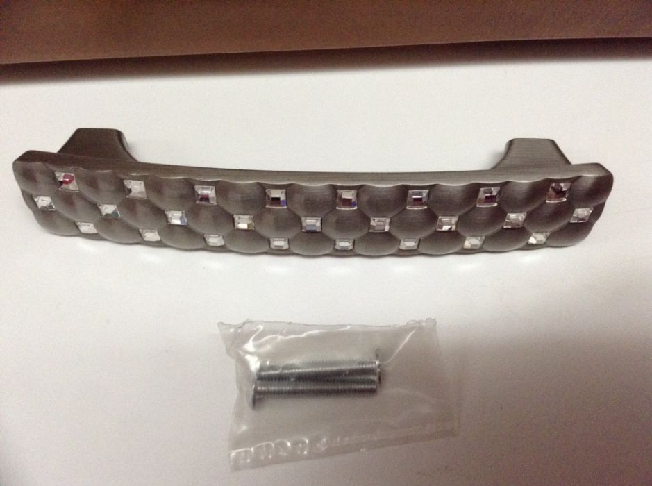 Puxadores c/ diamantes Swarovski - artigo novo e embalado