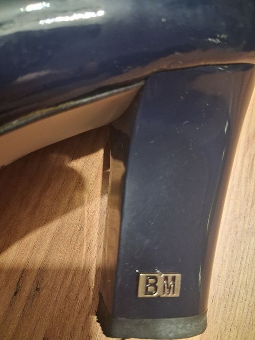Piękne buciki skórzane 39  firmy  BRAVO MODA