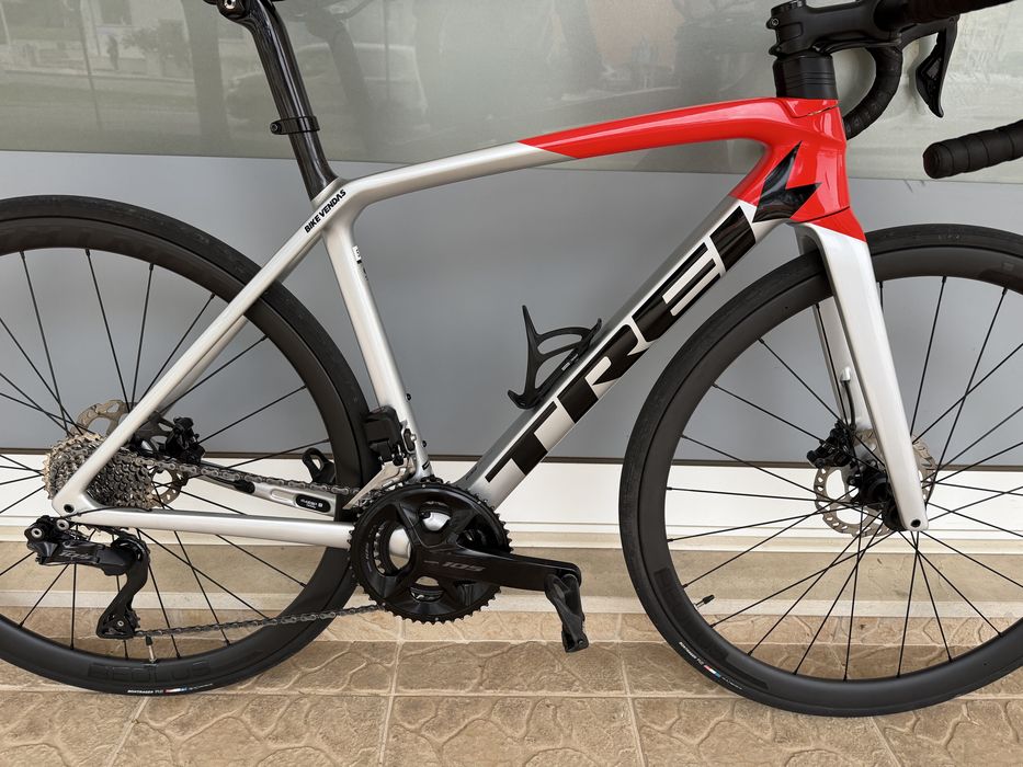 Bicicleta de estrada Trek - Di2 - Rodas carbono