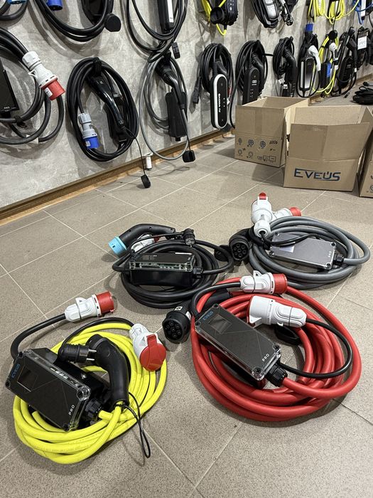 Зарядний пристрій для електромобіля на три фази 11 KWT від  Eveus