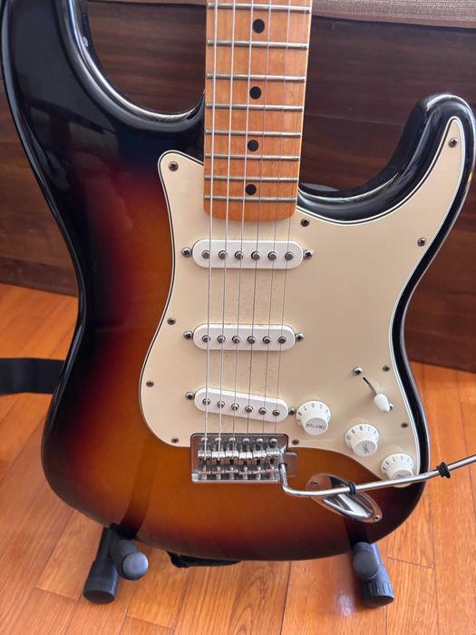Fender Stratocaster Standard Mexico 2012 – Sunburst / Maple