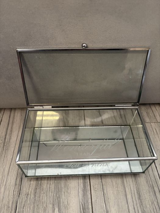 Szkatułka szklana srebrna